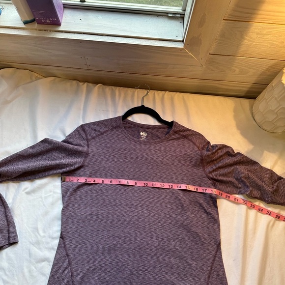 REI Women’s Heathered Purple Long Sleeve Tee - Picture 4 of 5
